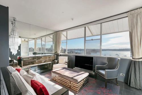 Luxury 1 Bedroom Apt with Harbour Views & Parking