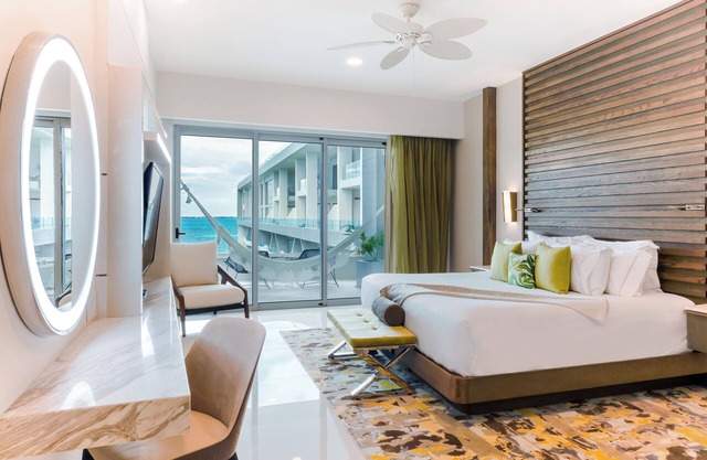 Luxury 1-bedroom condo with AC, fitness room in lovely Cancún