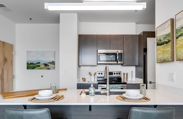 Luxury 1 Bedroom Unit In Scotts Addition