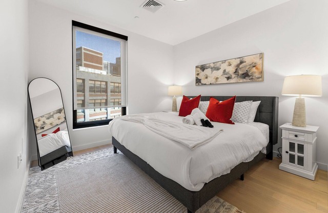 Luxury 1BR Near Broadway Southie 1963