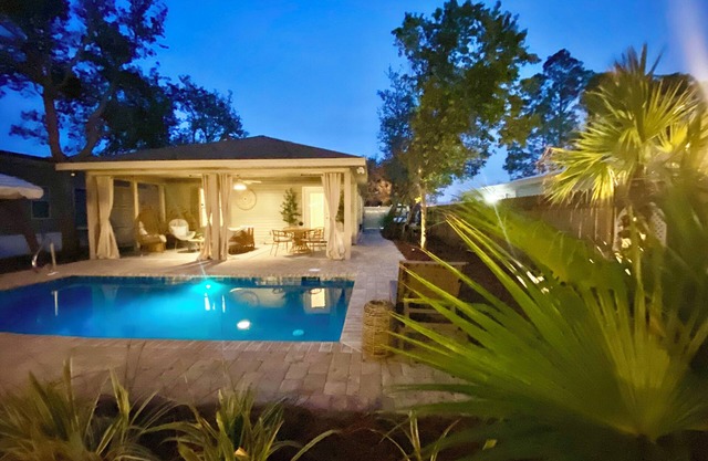 Luxury 2-bedroom beach house with pool only 5 min walking to the beach