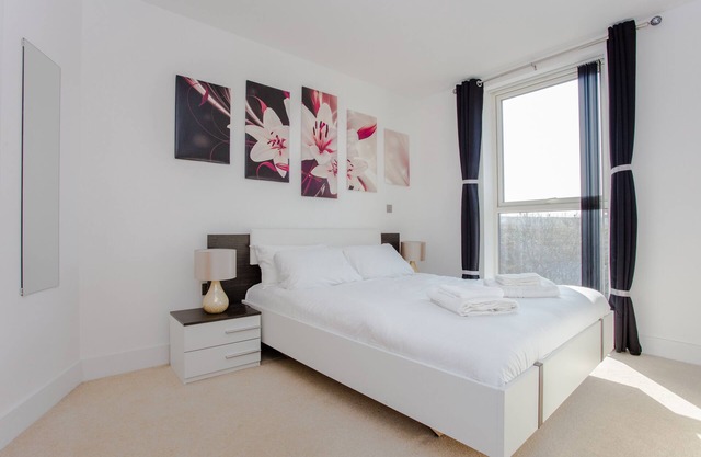 Luxury 2 Bedroom/2 Bath Flat next to Brixton Station/O2 Academy for Max 7 Guests