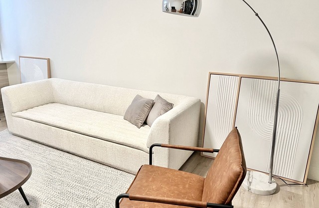 Luxury 2 Bedroom Apartment in Heart of Quincy