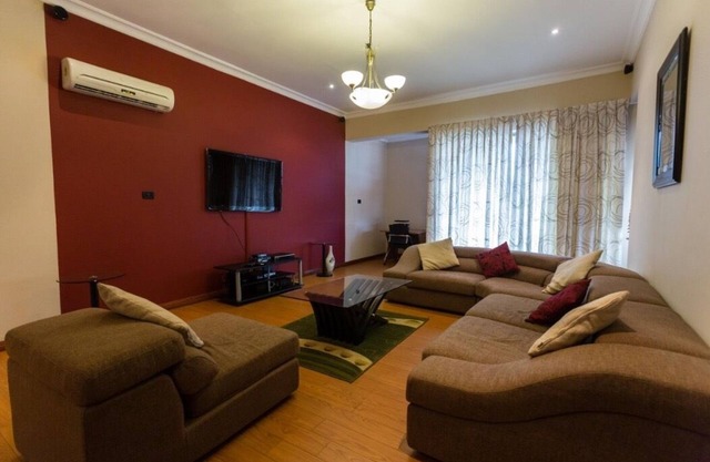 Luxury 2 Bedroom Apartment