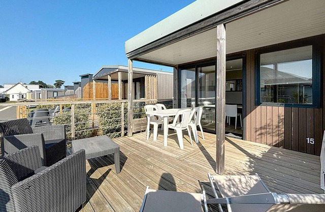 Luxury 2-Bedroom Mobile Home with Heated Pool, Gym & Near Beach in Jullouville