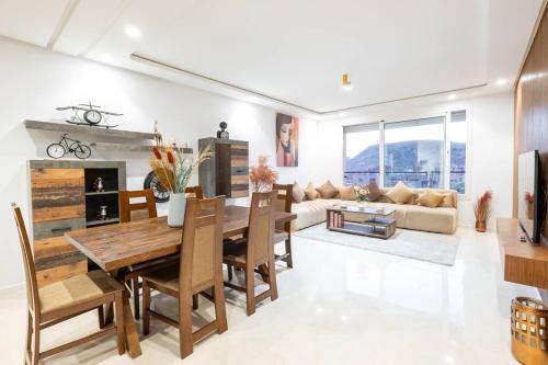 Luxury 2 Bedroom with Mountain View