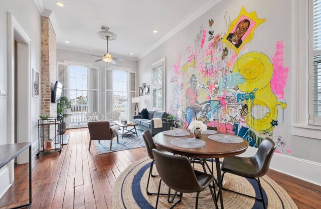 Luxury 2BR/2BA Condo-Steps to St Charles Av/CBD/FQ