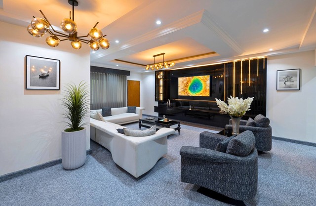 Luxury 3-Bed Apartments in Ikoyi, with Pool, Gym, & Near Lagos' Top Attractions!