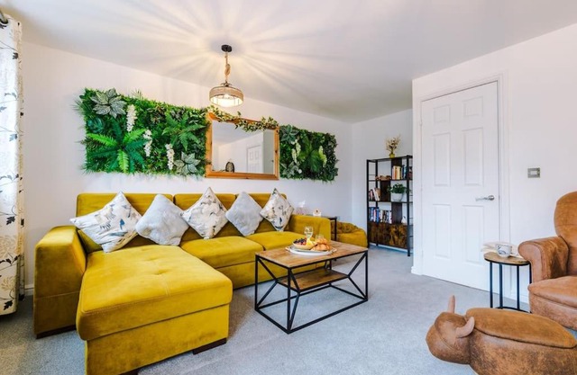 Luxury 3-bed house - Rothwell Gardens - 10mins from Leeds city centre
