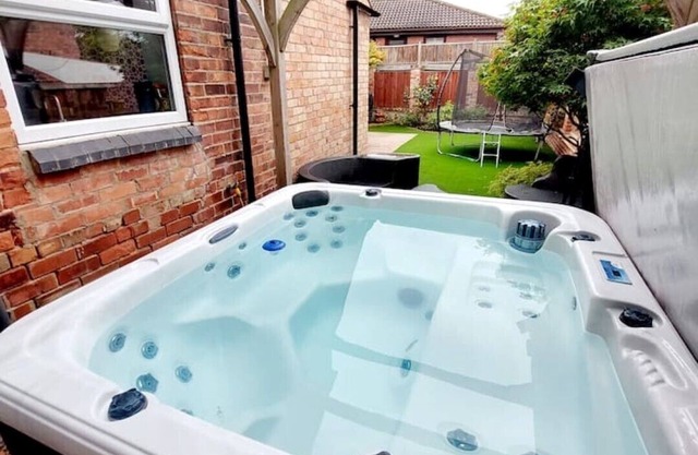 Luxury 3-bedroom Family Home With hot tub