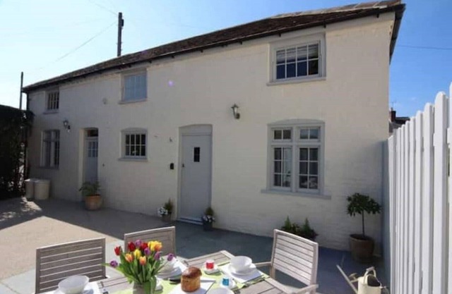Luxury 3 Bedroom Cottage (Sleeps 7) Nr Winchester