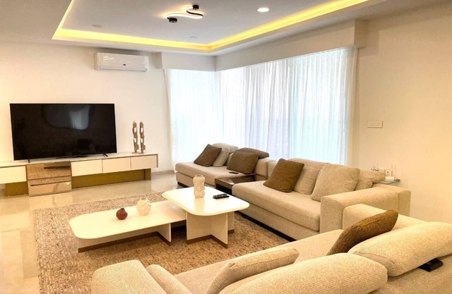Luxury 3-bedroom seafront apartment, terrace, swimming pool, sports, 24/7 security