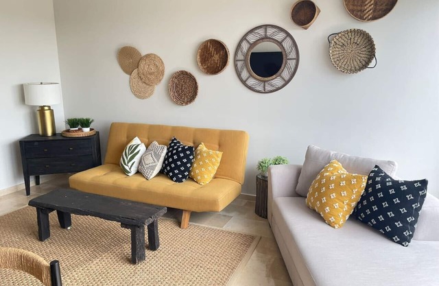 Luxury 3bd apartment with balcony and rooftop pool
