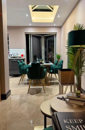 Luxury 3bed Hot Tub and sauna facilities amazing location