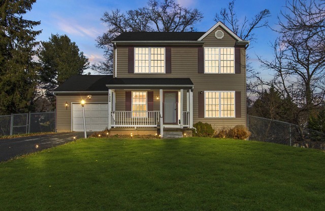 Luxury 4 bed King Suite! Mins to Towson!
