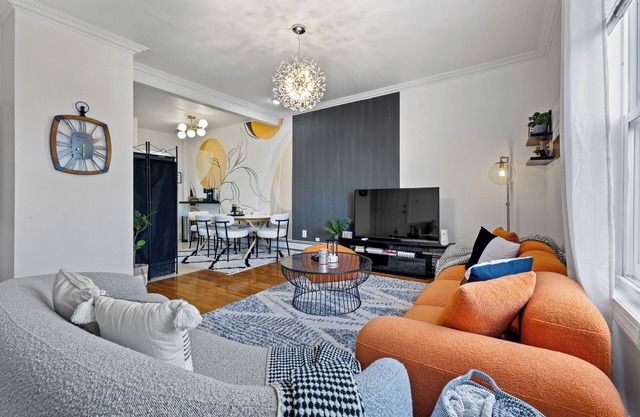 Luxury 4 bedroom apt Game room free wifi Backyard close to NYC