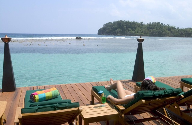 Luxury 4 Bedroom Oceanfront Villa Fully Staffed and Equipped for Relaxation