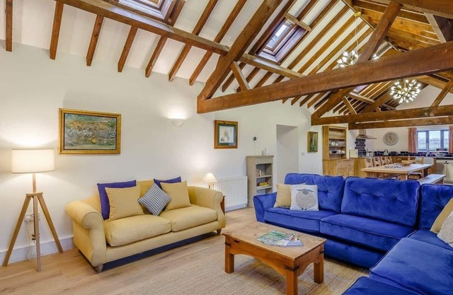 Luxury 4* Gold 2 Bed Self-Catering Cottage in Noke - 4 Miles to Oxford Centre
