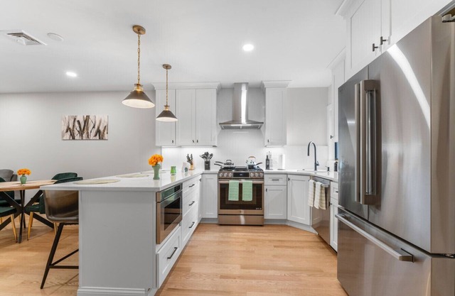 Luxury 4BR | Charlestown