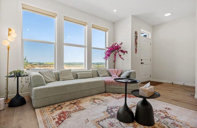 Luxury 4BR Whole House » AC » King Bed » Sleeps 14