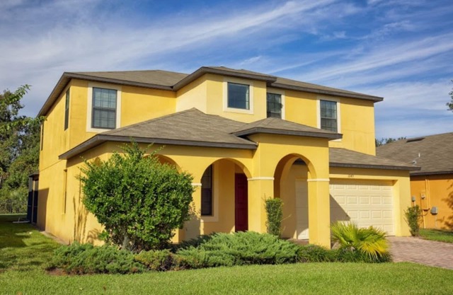 Luxury 5 Bed 4.5 Bath Villa In Gated Communty 10 Mins from Disney
