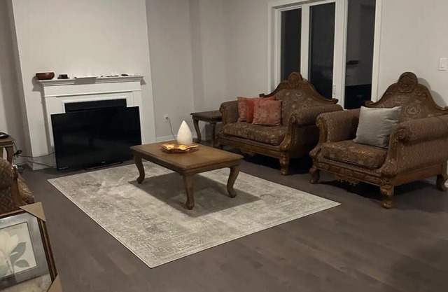 Luxury 5 bedroom home in Simcoe
