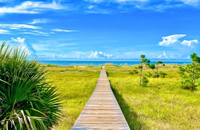 Luxury 5 King Bedroom Beach House - All King Beds - Boardwalk to the Beach