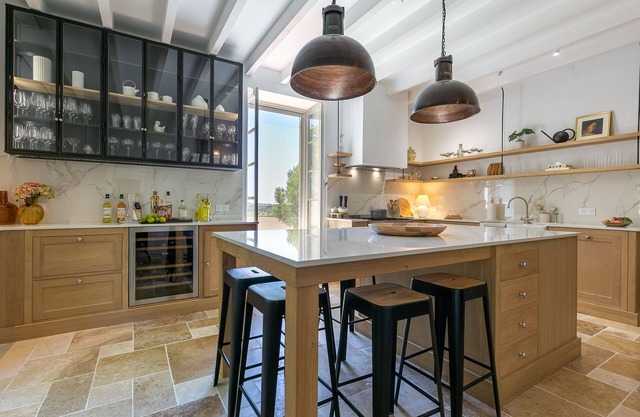 Luxury 6 bedroom (6 ensuite bath) villa in South West France - pool, A/C