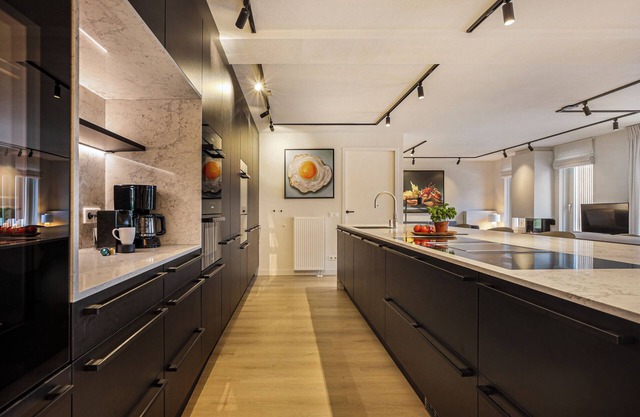 Luxury 8-person farmhouse in the holiday park Hof van Saksen