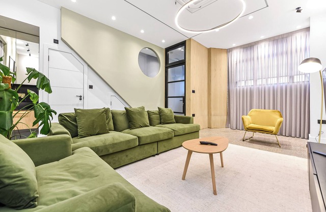 Luxury Abode: 5-Bed Haven Ideal for Big Groups!