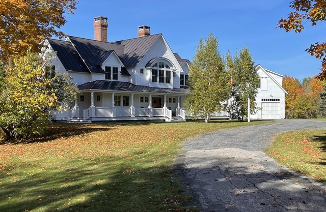 Luxury All Season Belmont Home close to Okemo/Killington , VAST trail & Lakes