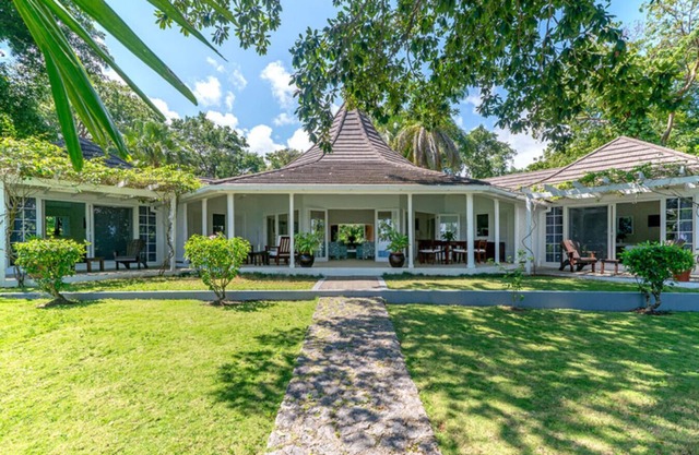 Luxury and Comfort 4 bed Villa