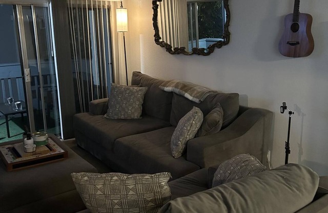 Luxury Apartment 12-15mins from Long Beach Airport