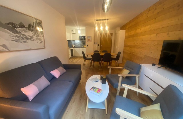 Luxury apartment 6-8 pers. with Balcony - small garden foot of slopes Combloux