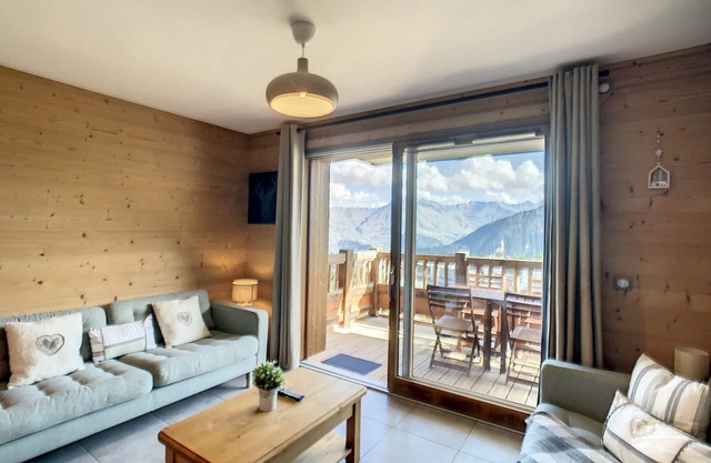 Luxury apartment at the foot of the slopes with covered parking
