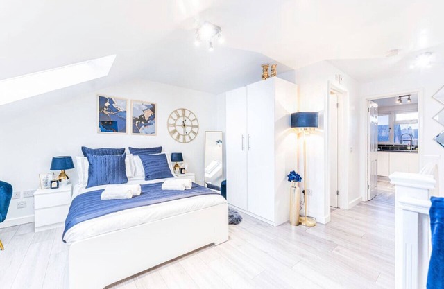 Luxury Apartment in Central with Free Parking