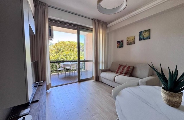 Luxury Apartment Metro Cornelia