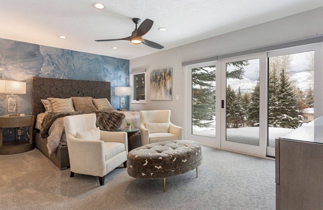 Luxury Arrowhead Home - Free Shuttle, Private Hot Tub, Game Room, Beautifully Remodeled