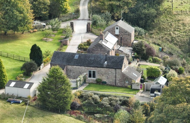 Luxury barn in Peak District National Park - peaceful with great views