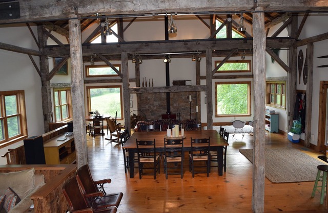 Luxury Barn Retreat . Year-Round Scenic “Park Like”Paradise.