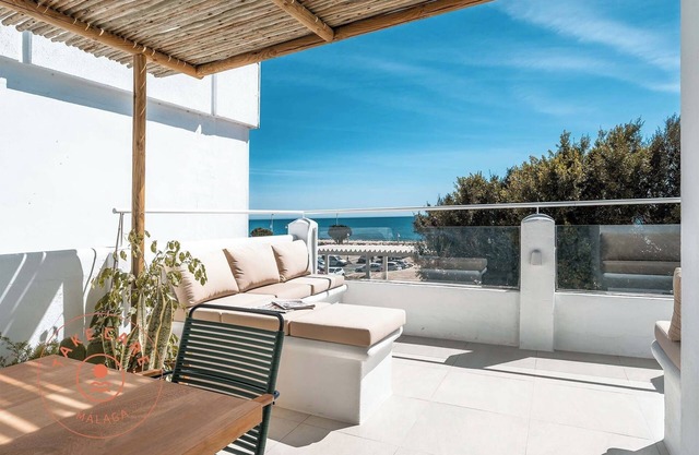 Luxury beach house, El Palo - TakeCareMalaga