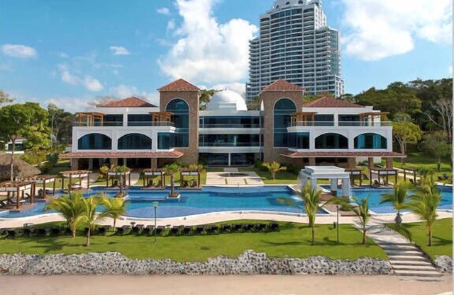 Luxury Beachfront Condo in Playa Bonita, Panama City's best accommodation option