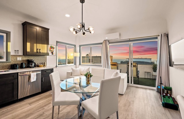 Luxury Beachside Gem + Walk to Beach + Ocean Views