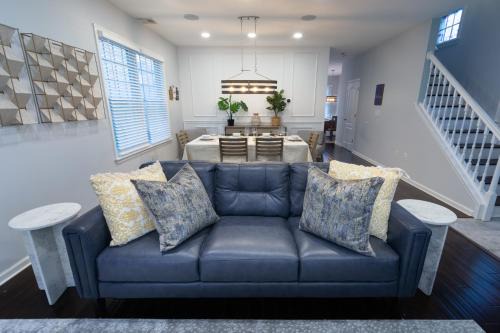 Luxury Beachside Vacation Getaway - OceanView, Movie Theatre, Mini Golf