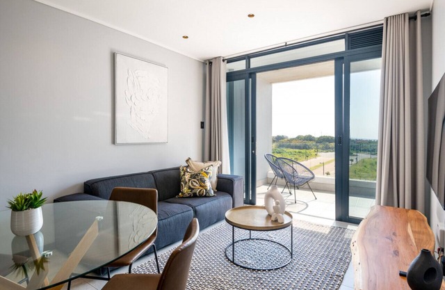Luxury Bellagio 304 Two Bed with Inverter