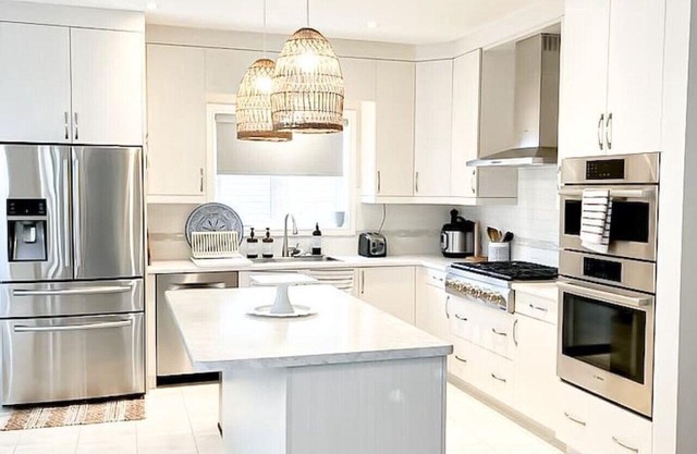 Luxury Boho Escape - 2.5 Baths, 4 Beds, 2 King Suites - 15 min to Falls and NOTL