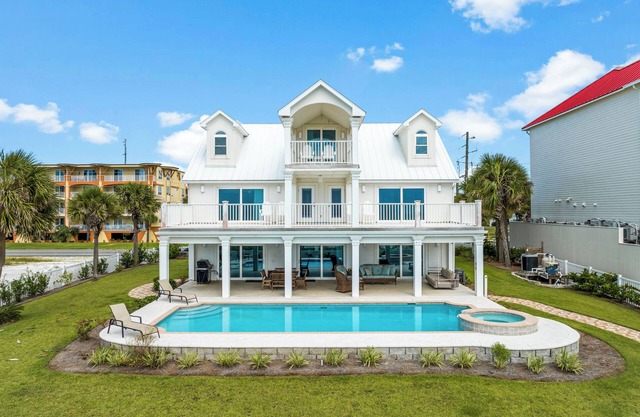 Luxury By the Sea: Gorgeous Beachfront Home, Private Pool, Amazing Views