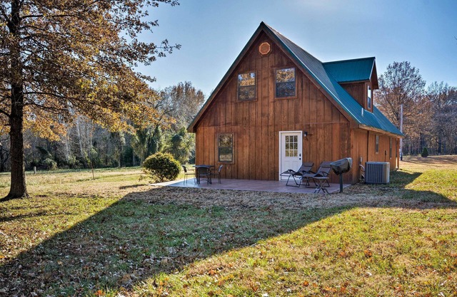 Luxury Cabin w/Pond, Working Ranch Near Nevada