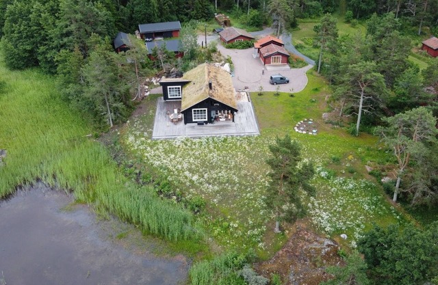 Luxury cabin with private coastline