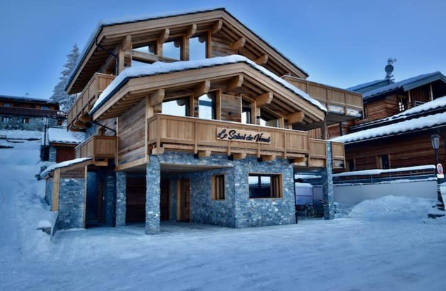 Luxury chalet with magnificent views in Courchevel